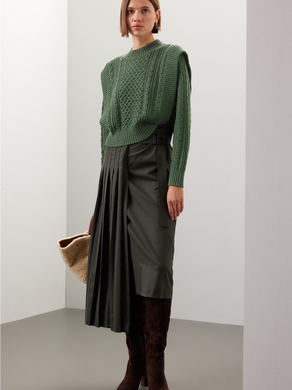 Green Cable Knit Sweater - Classic Women's Crewneck - Picture 4 of 10